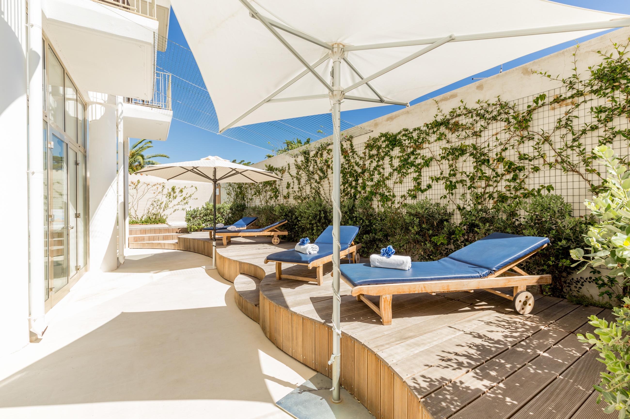 The Pelican Beach Resort & Spa - Adults Only 올비아 외부 사진
