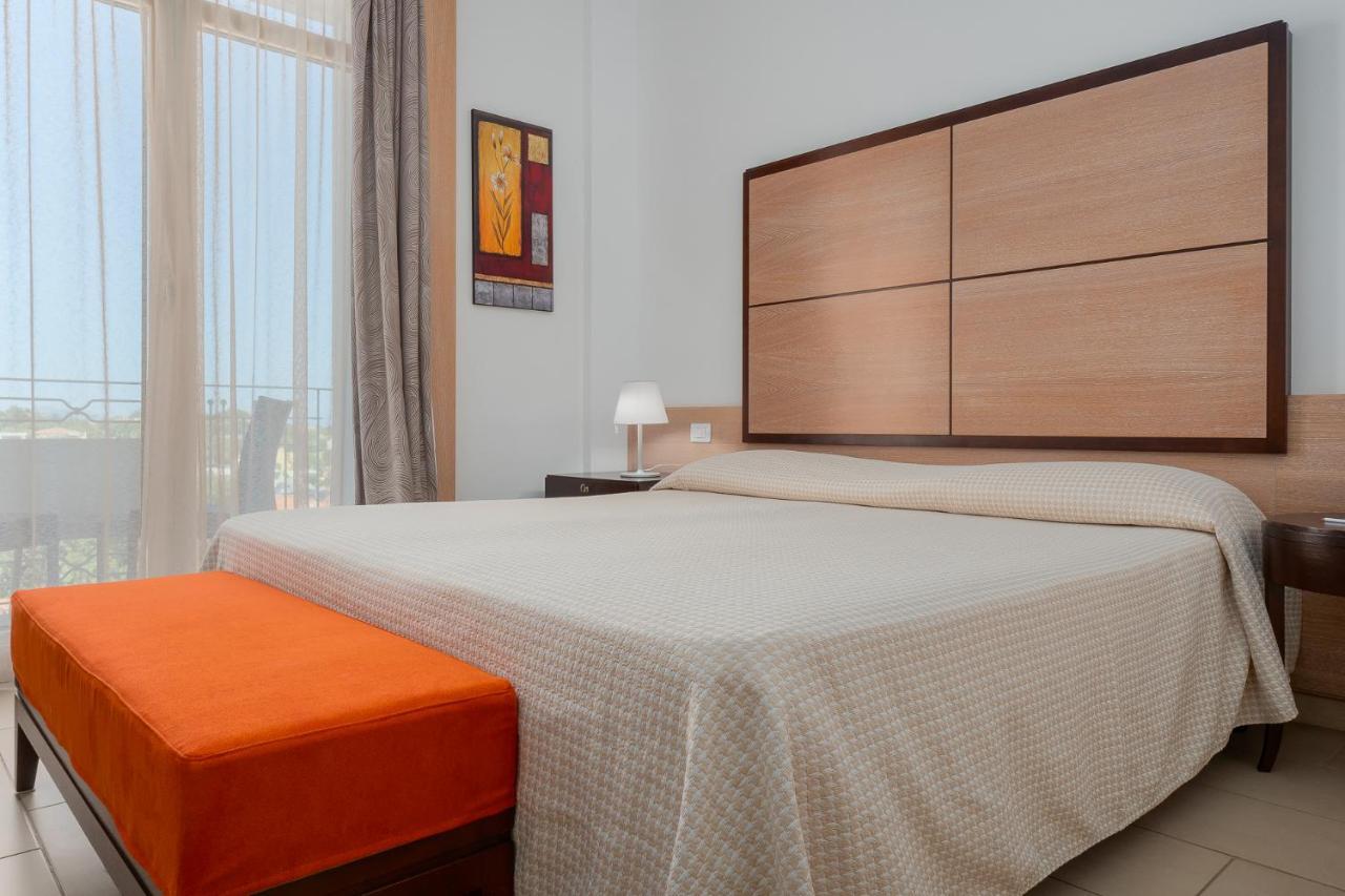 The Pelican Beach Resort & Spa - Adults Only 올비아 객실 사진