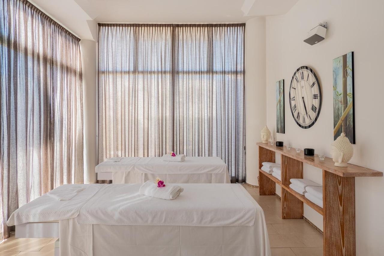 The Pelican Beach Resort & Spa - Adults Only 올비아 외부 사진