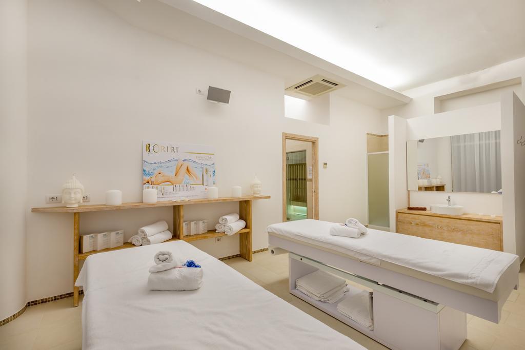 The Pelican Beach Resort & Spa - Adults Only 올비아 외부 사진